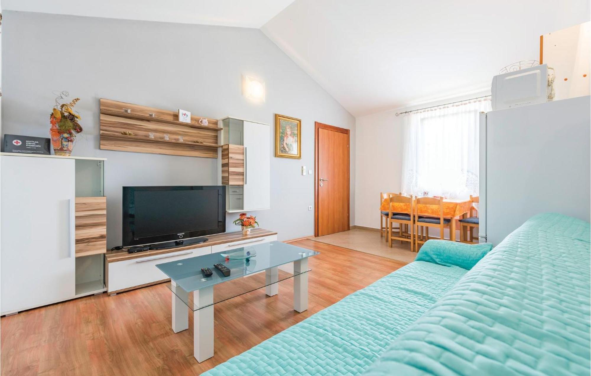 Awesome Home In Zminj With Wifi מראה חיצוני תמונה