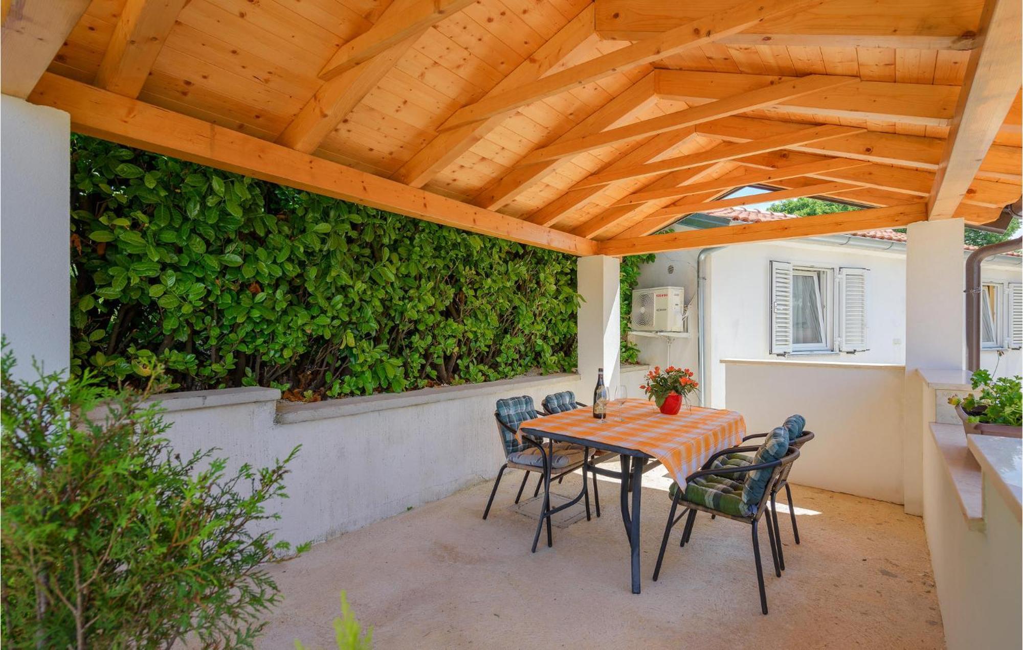 Awesome Home In Zminj With Wifi מראה חיצוני תמונה