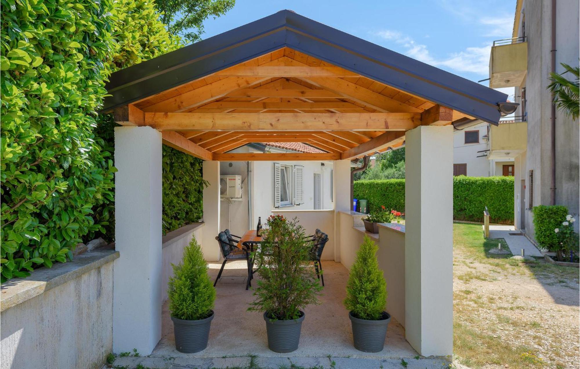 Awesome Home In Zminj With Wifi מראה חיצוני תמונה
