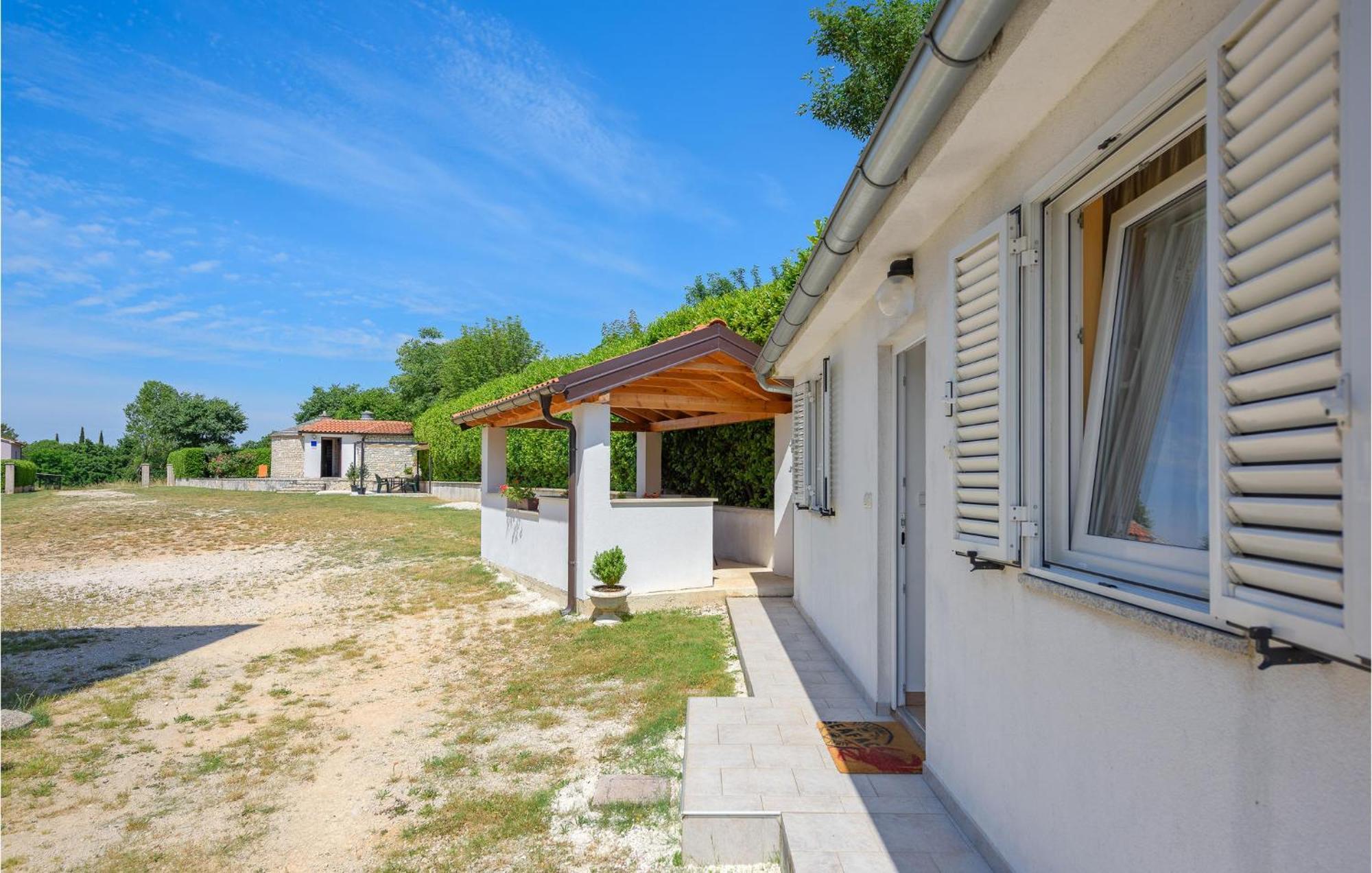 Awesome Home In Zminj With Wifi מראה חיצוני תמונה